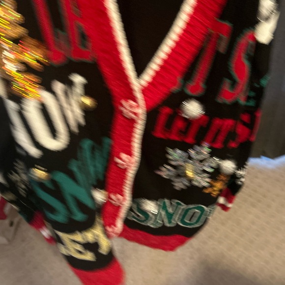 NWOT CHRISTMAS cardigan sweater. - Picture 5 of 15